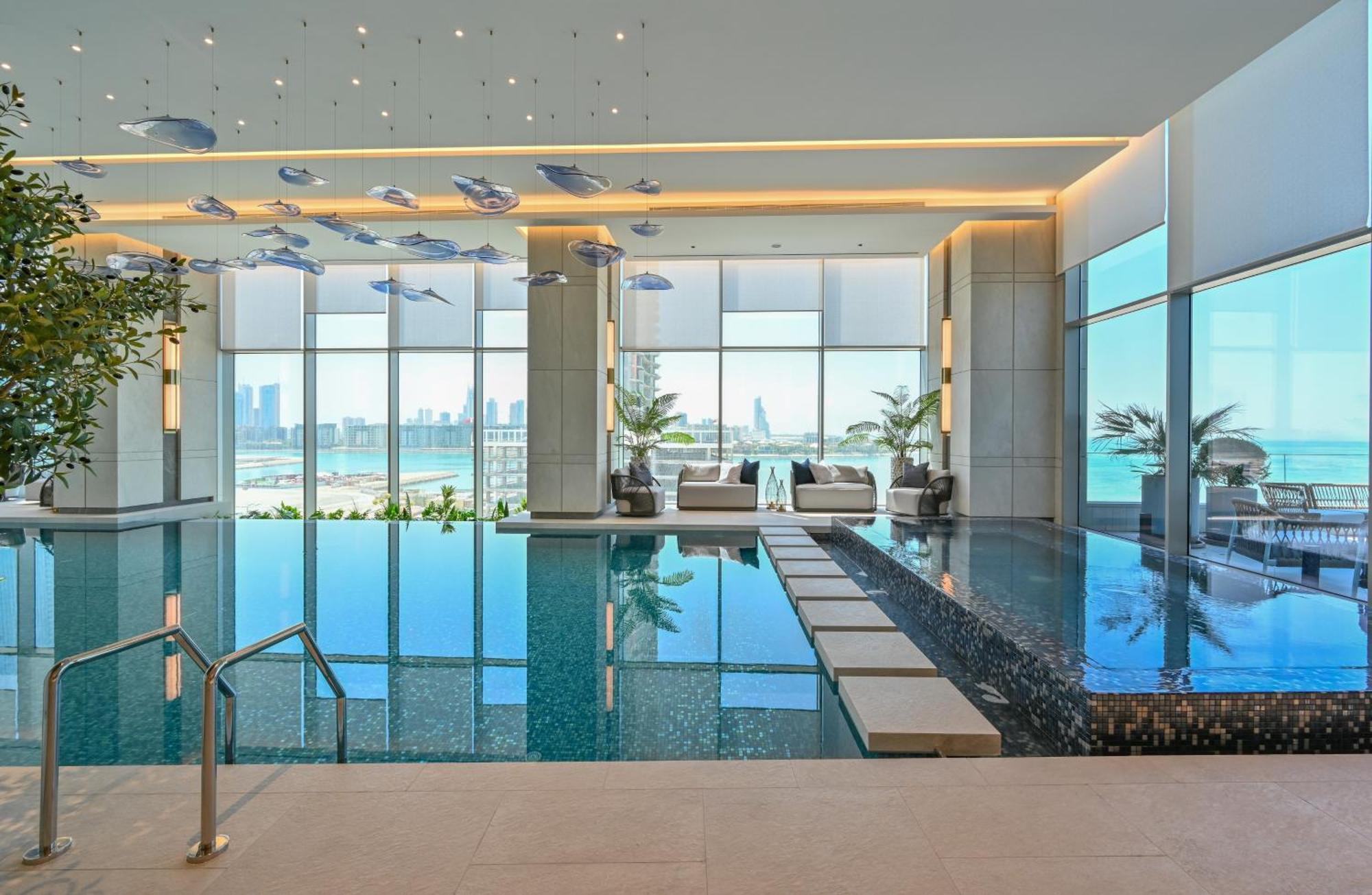 Onyx Rotana Hotel Manáma Kültér fotó The swimming pool at the hotel