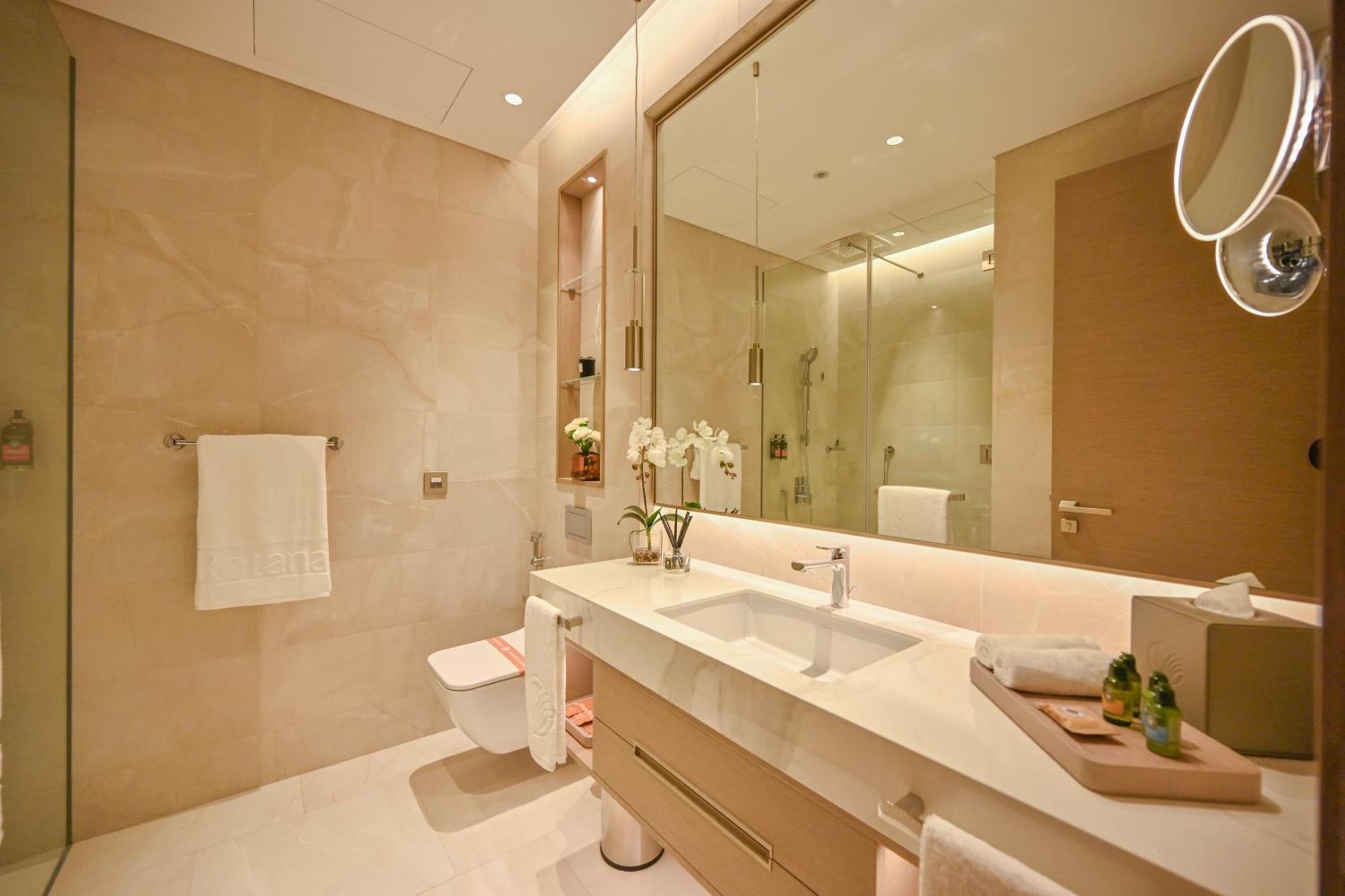 Onyx Rotana Hotel Manáma Kültér fotó Bathroom
